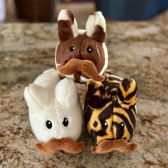 KOZIK X KIDROBOT | Set of Three 7" Labbits - Picture 1 of 5